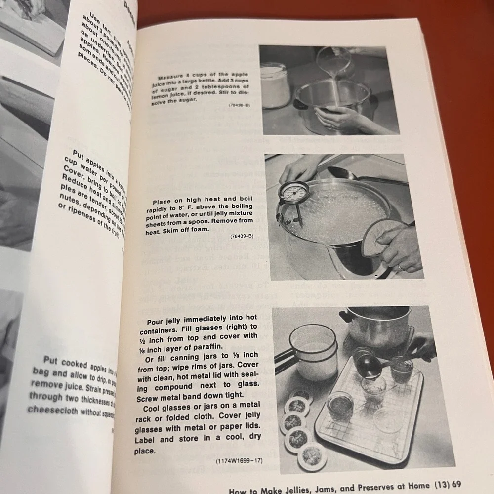 USDA‎ Complete Guide to Home Canning Preserving and Freezing 1973 Dover Edition